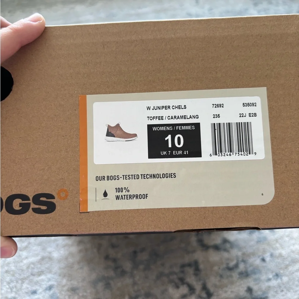 Women’s Bogs Juniper Chelsea Tan and Black Casual Boots - Picture 10 of 11